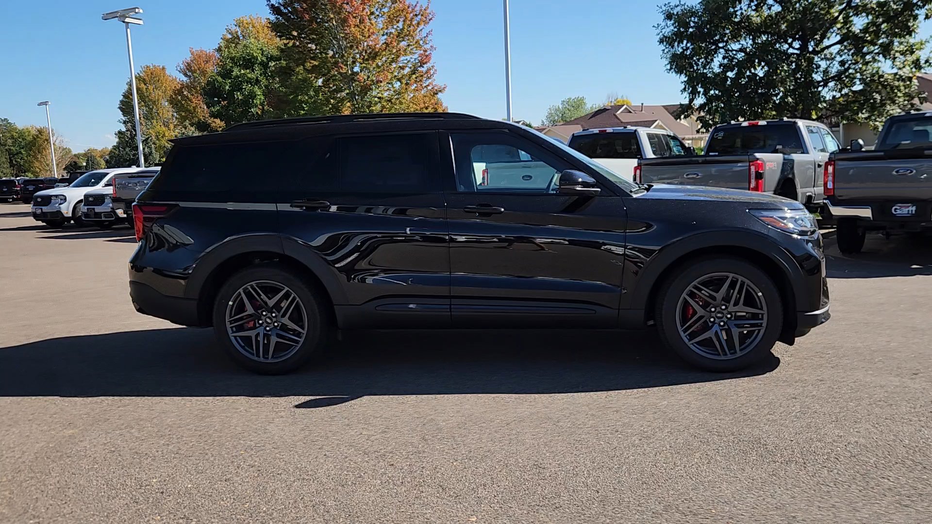 2025 Ford Explorer ST photo 2