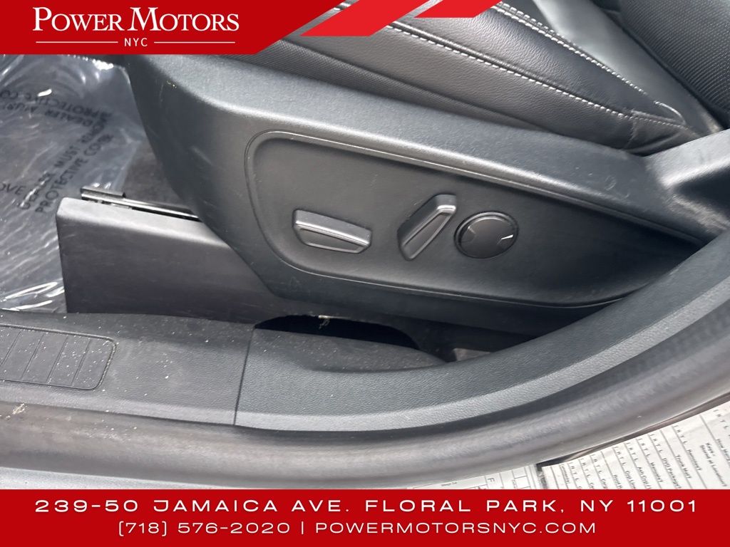2021 Ford Escape Titanium photo 30