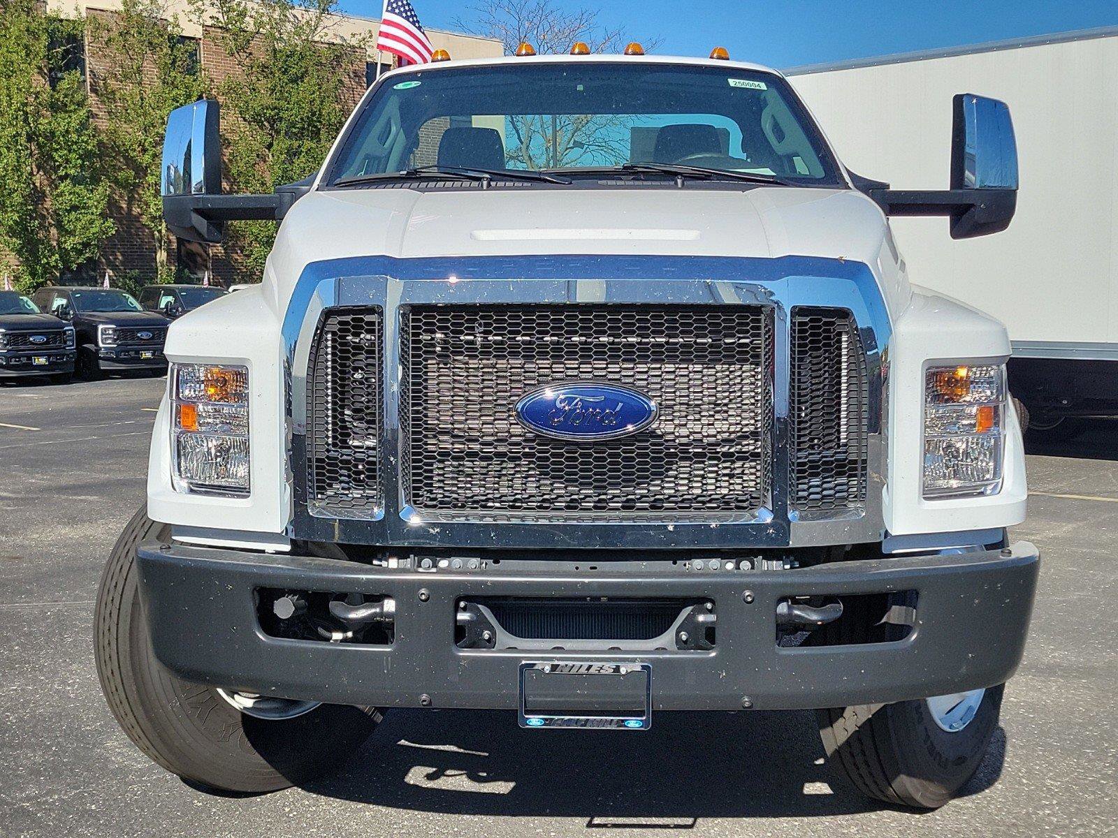 2025 FORD F-750 - Image 8