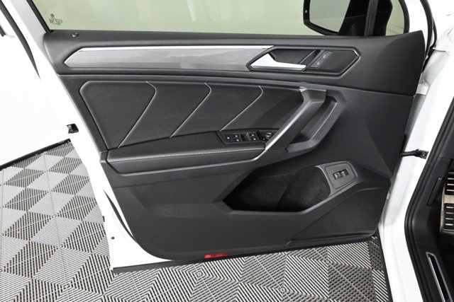 2022 Volkswagen Tiguan SE R-Line Black photo 20