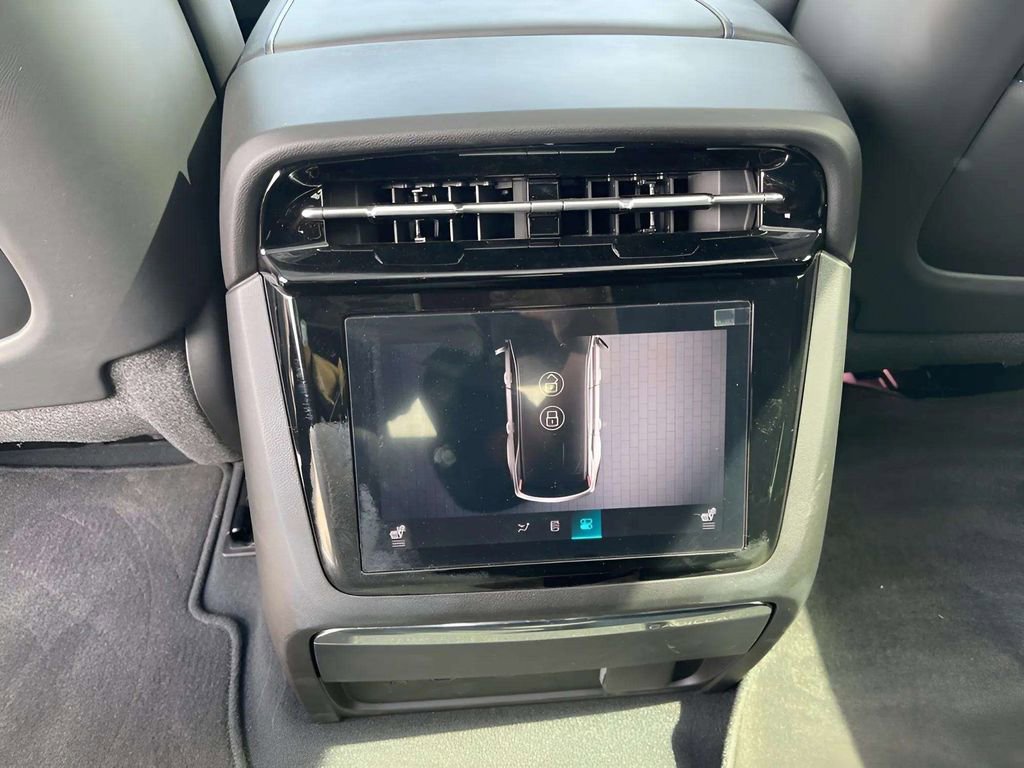 2025 Cadillac Escalade IQ Luxury photo 15