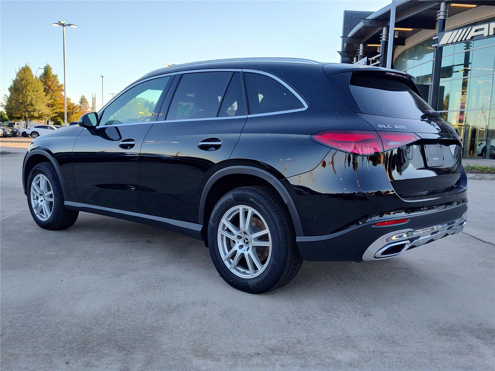 2025 Mercedes Benz GLC 300 4MATIC photo 2