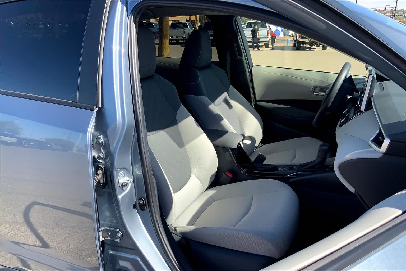 2021 Toyota Corolla Hybrid LE photo 8