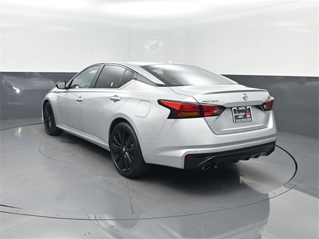 2021 Nissan Altima 2.5 SR photo 3