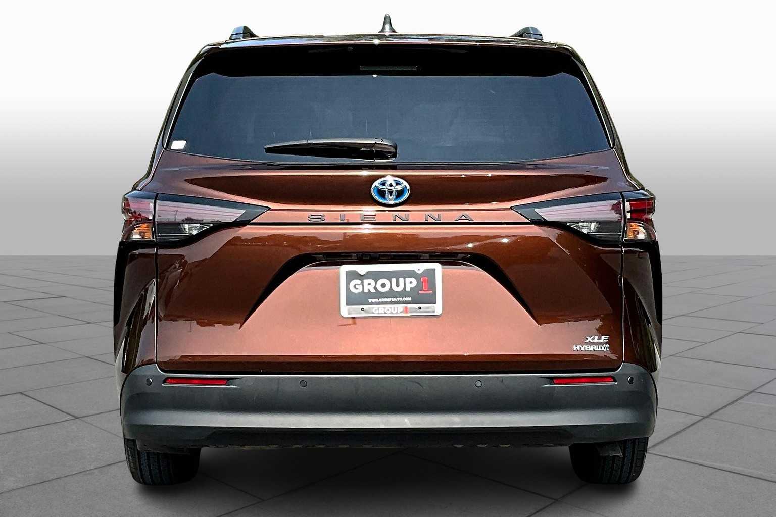 2024 Toyota Sienna XLE photo 4