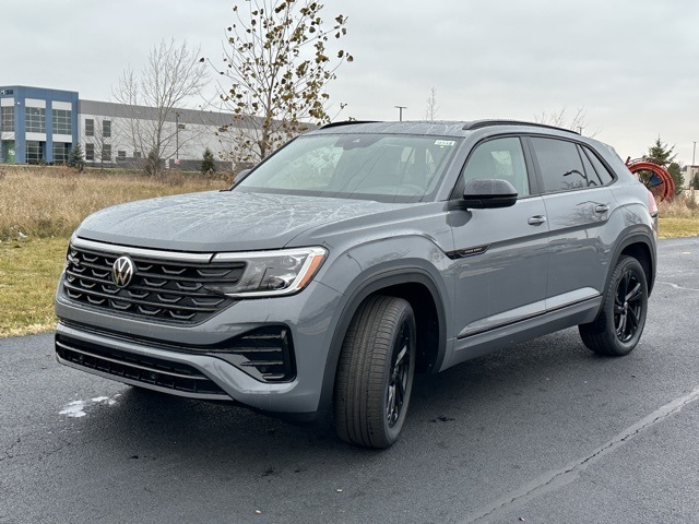 2026 Volkswagen Atlas Cross Sport SEL R-Line photo 3