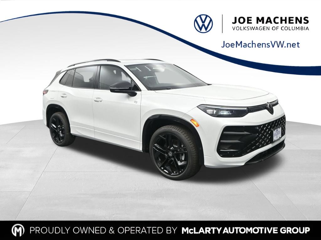 2026 Volkswagen Tiguan SE R-LINE BLACK's photo