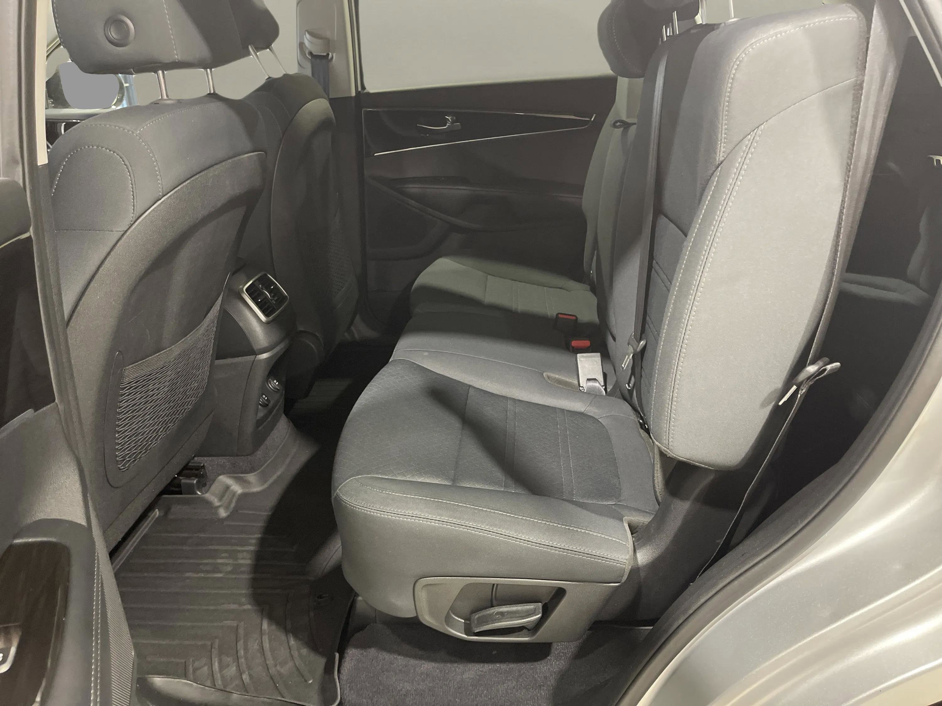 2020 Kia Sorento LX S photo 11