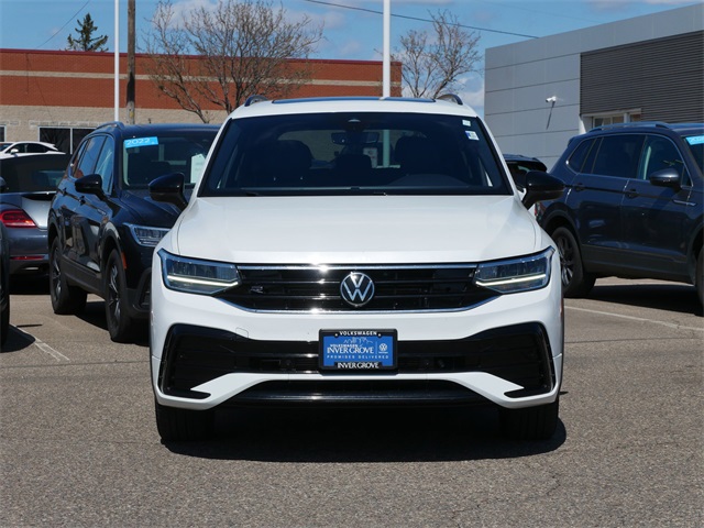 Used 2022 Volkswagen Tiguan SE R-LINE BLACK with VIN 3VV8B7AX2NM156807 for sale in Inver Grove Heights, Minnesota