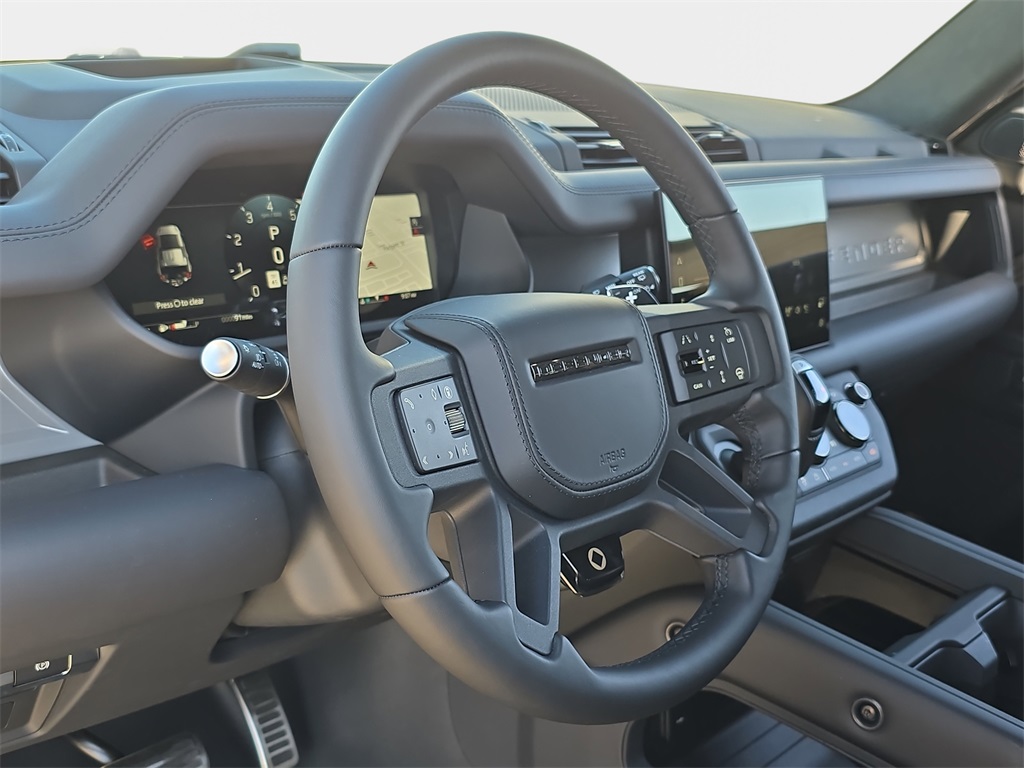 2025 Land Rover Defender 110 V8 photo 15