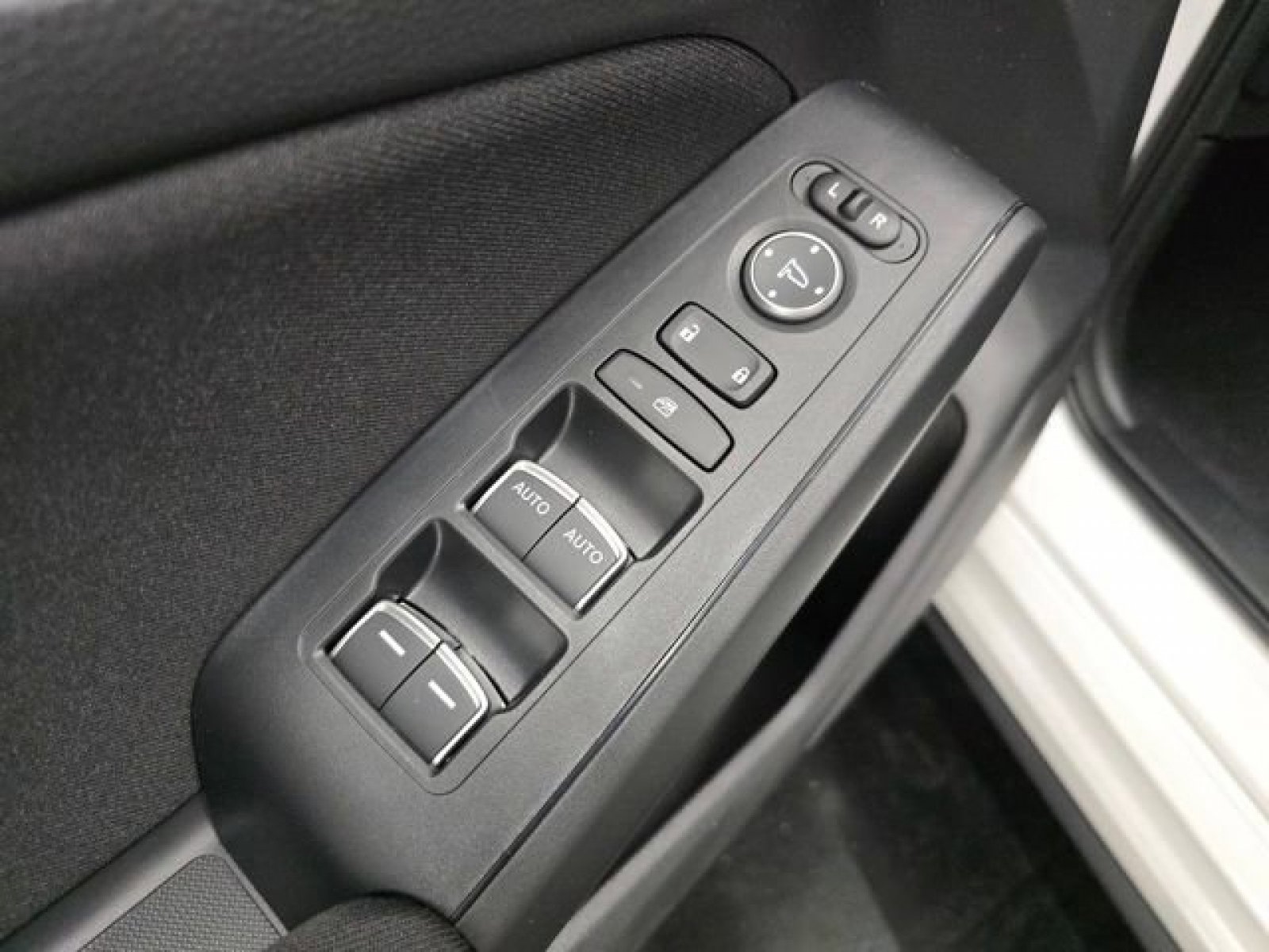 2026 Honda Civic Hatchback Hybrid Sport photo 23