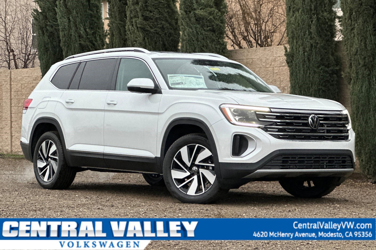 2026 Volkswagen Atlas SEL's photo