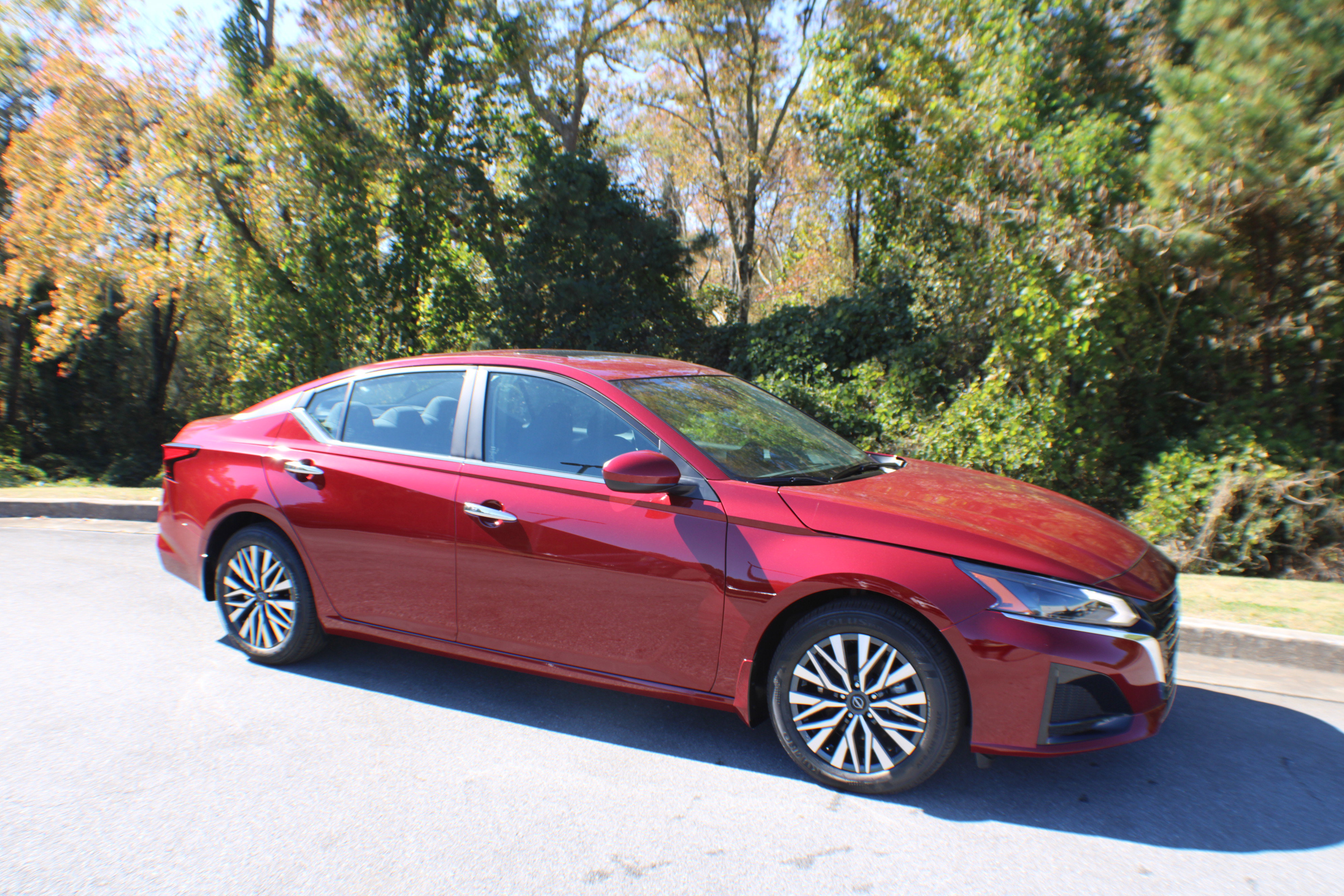 2025 Nissan Altima SV's photo