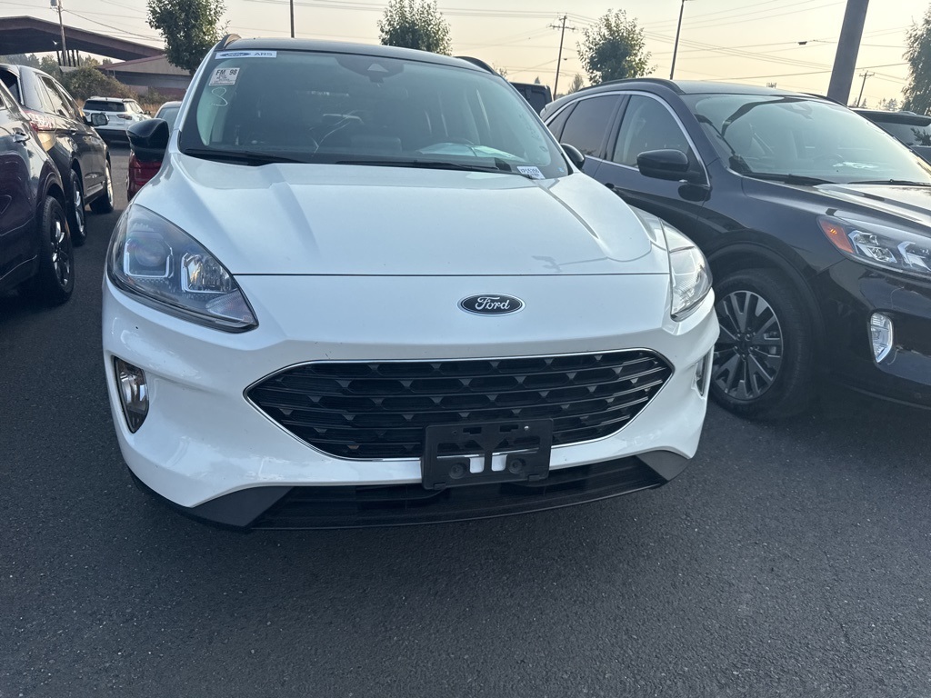 2022 Ford Escape SEL photo 2