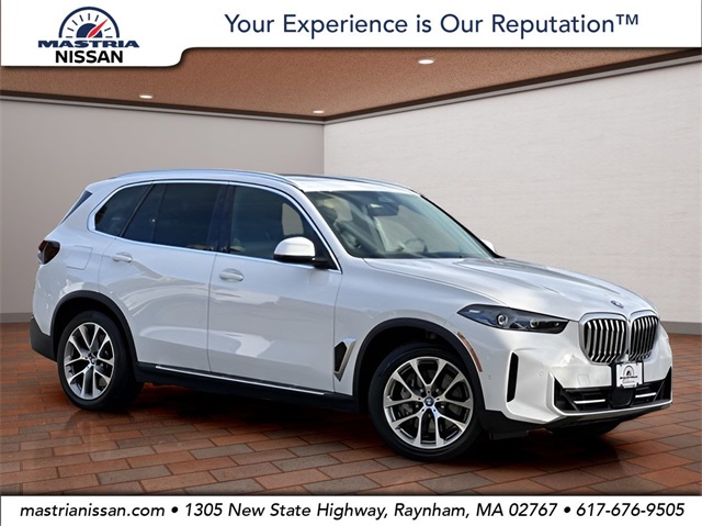 2025 BMW X5 50e's photo