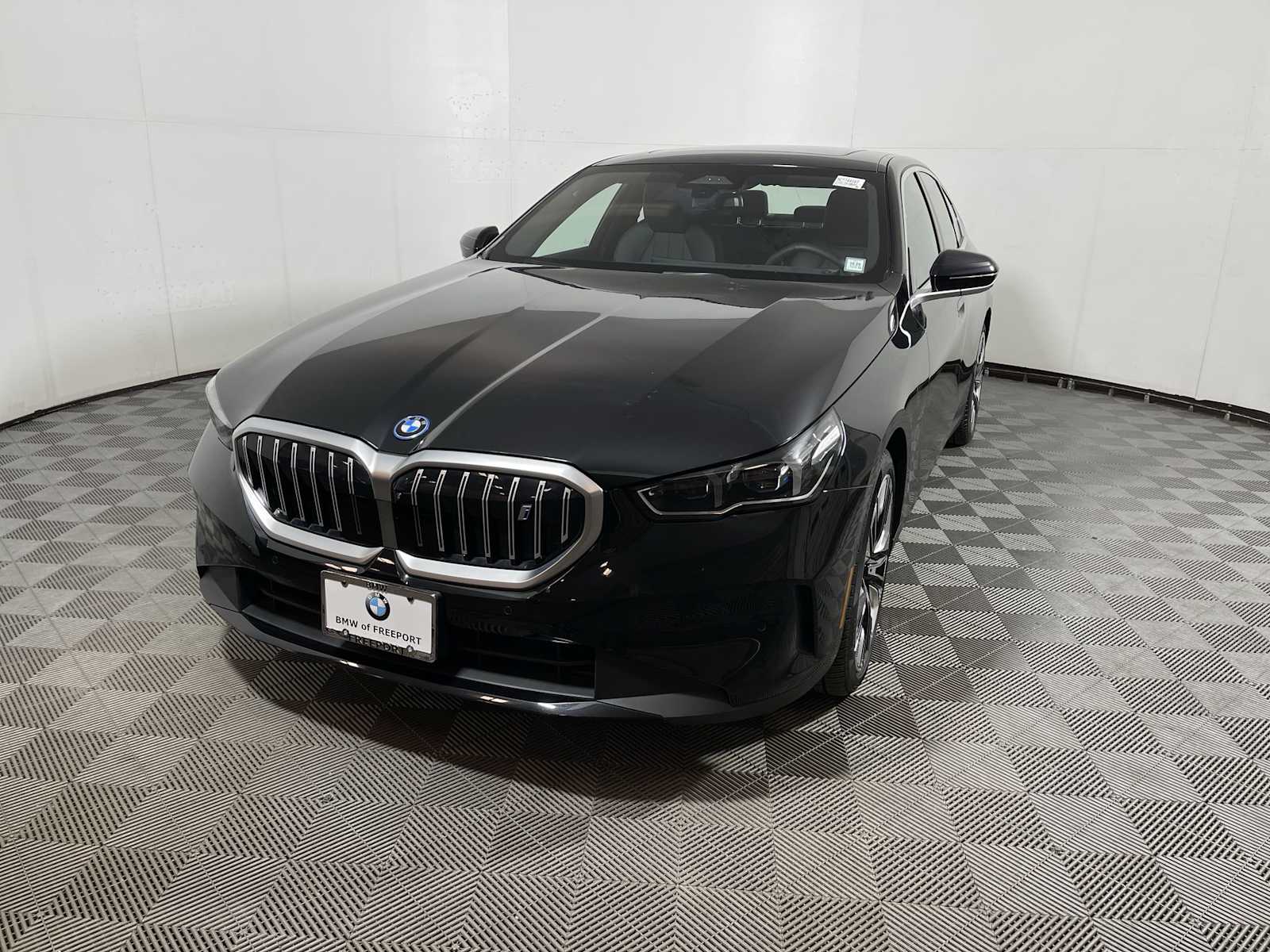 Used 2025 BMW i5 40 with VIN WBY13HG02SCT74416 for sale in Freeport, NY