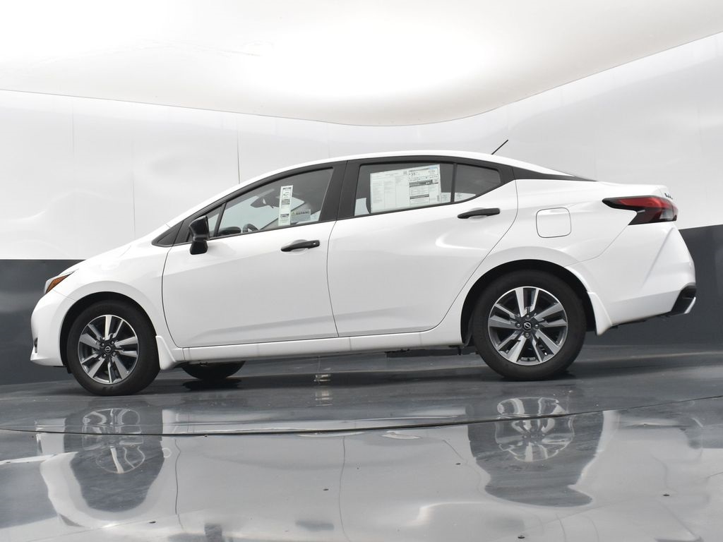 2025 Nissan Versa 1.6 S photo 30