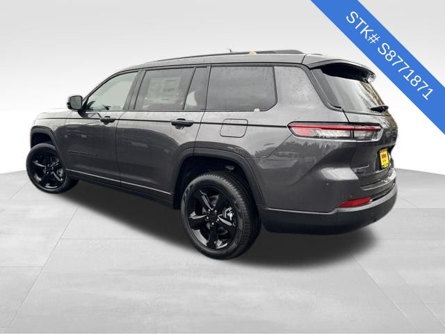 2025 Jeep Grand Cherokee Limited photo 3