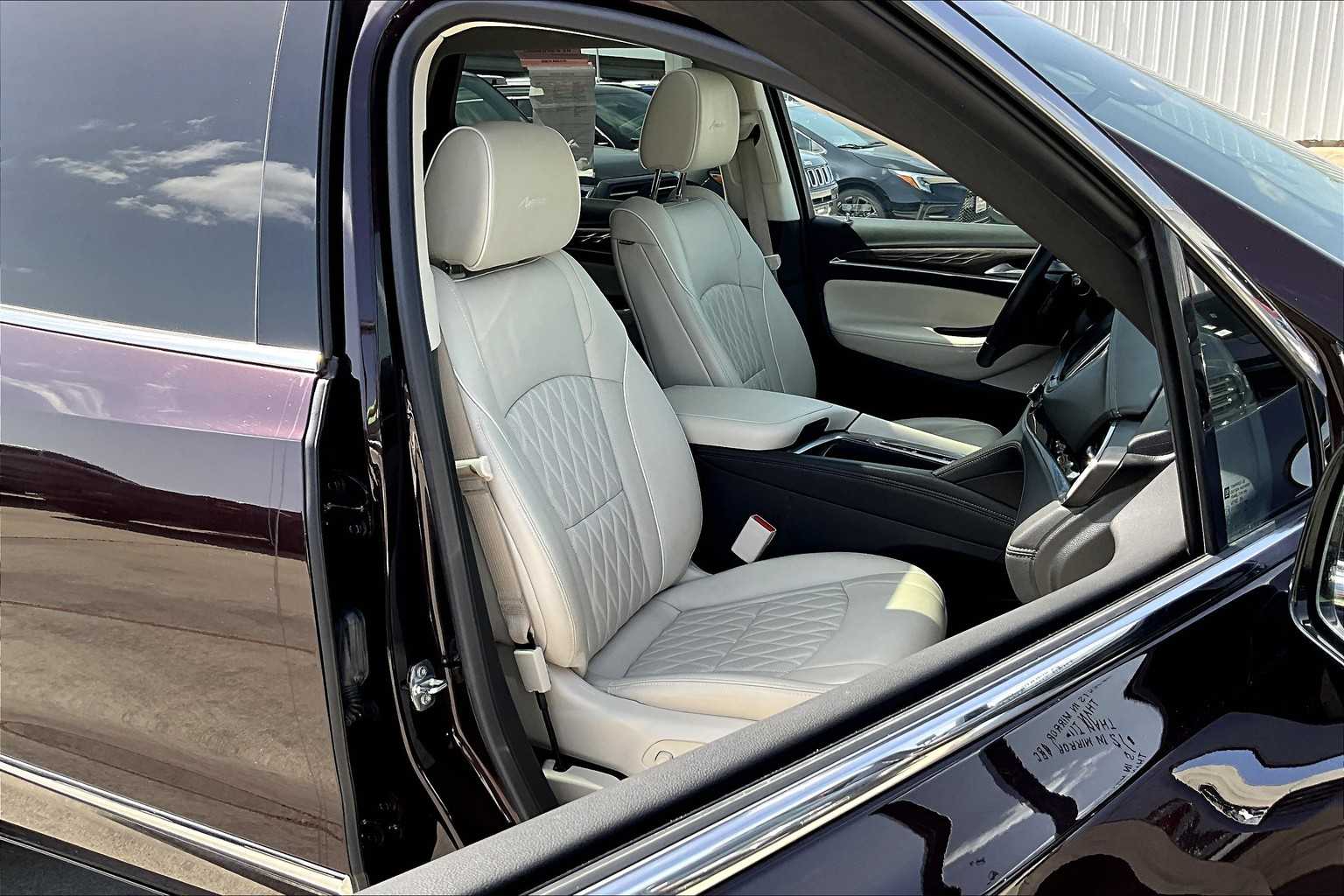 2023 Buick Enclave Avenir photo 8