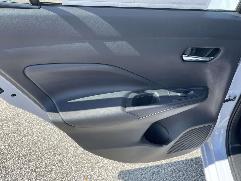 2025 Nissan Versa SV photo 10