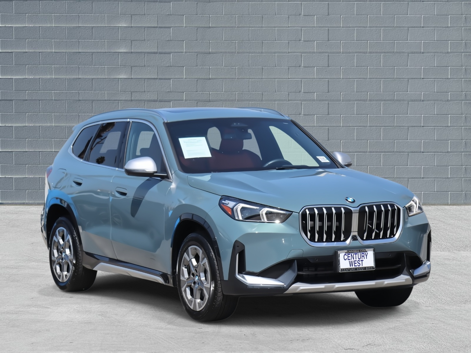 2024 BMW X1 28i's photo