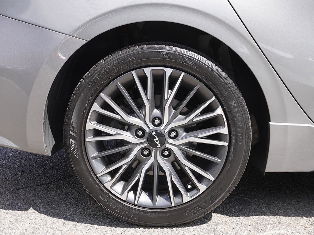 2023 Kia Forte GT-Line photo 21
