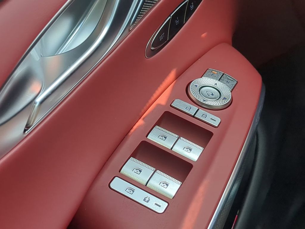 2025 Genesis GV70 2.5T Sport Prestige photo 25