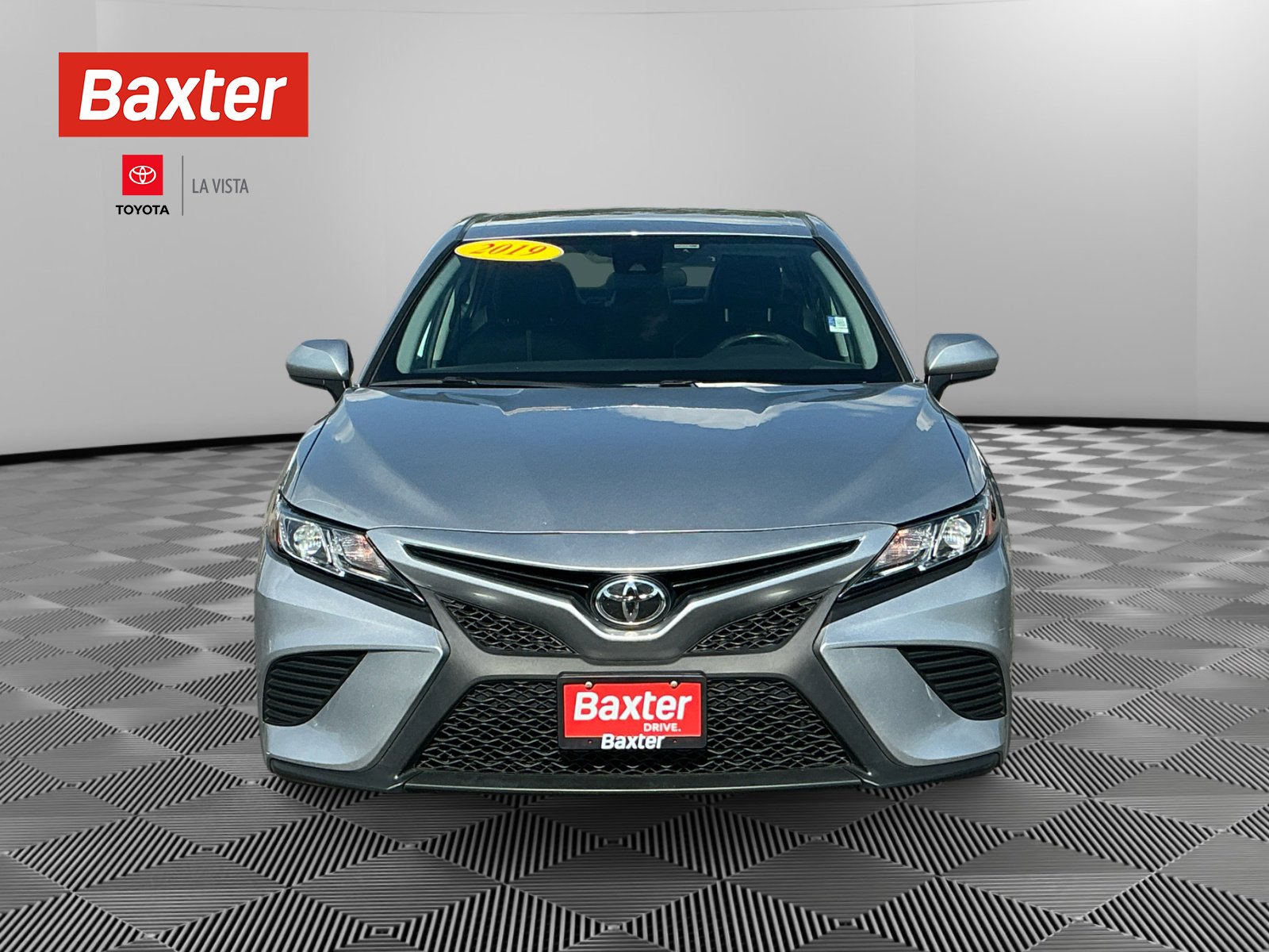 2019 Toyota Camry SE photo 11