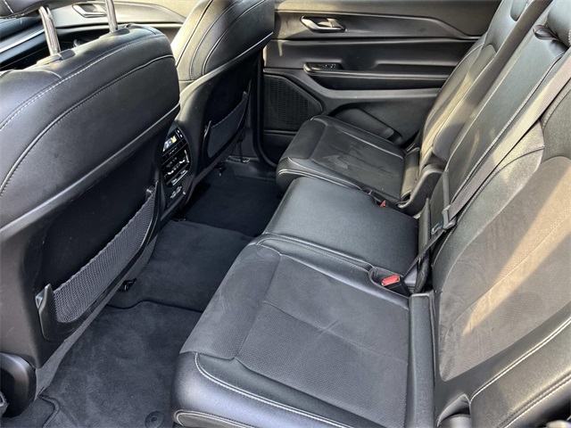 2024 Jeep Grand Cherokee Altitude photo 17