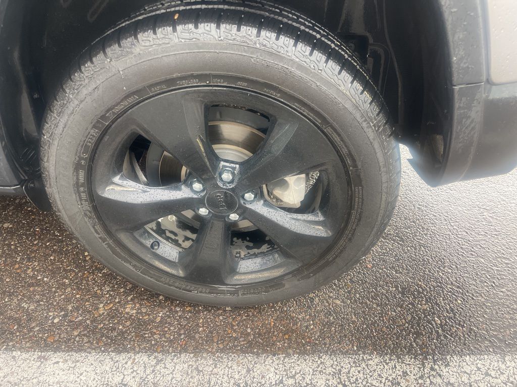 2019 Jeep Cherokee Altitude photo 15