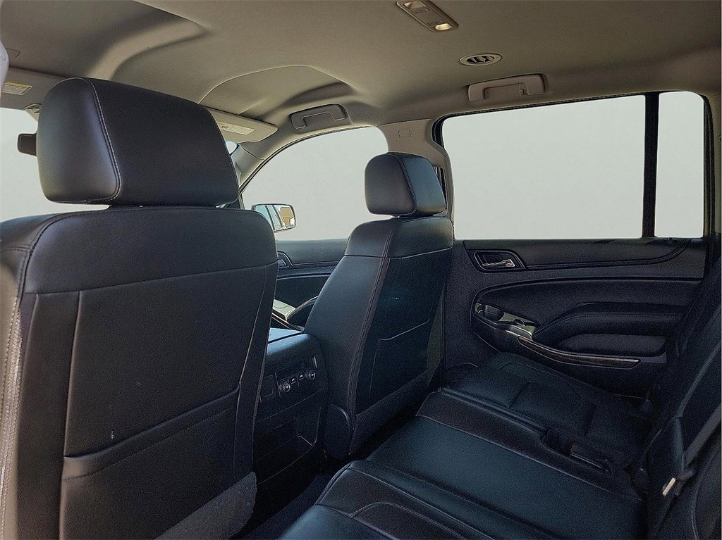 2019 Chevrolet Suburban LT photo 10