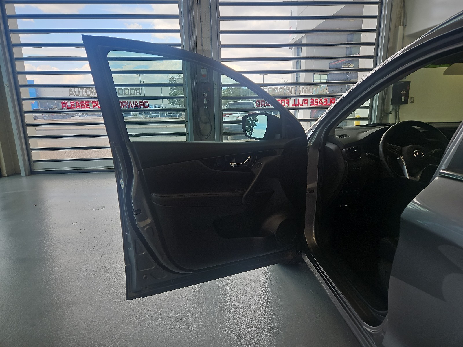 Used 2020 GRAY Nissan SV image 12