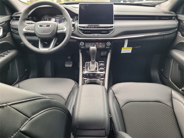 2025 Jeep Compass Latitude photo 12