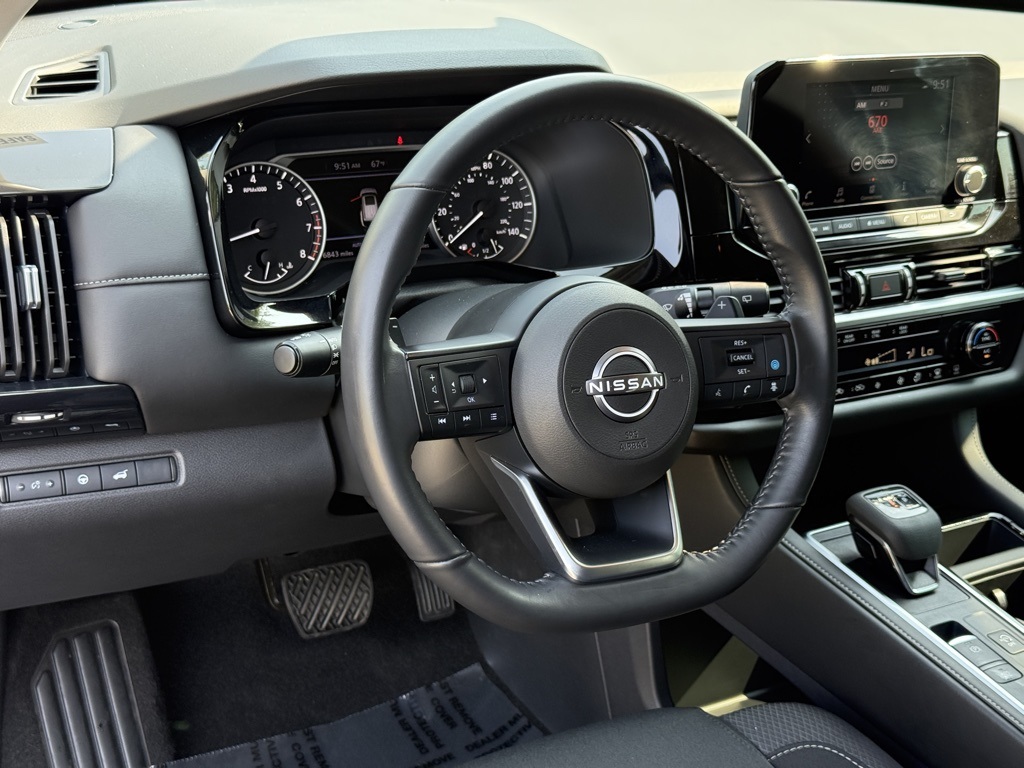 2025 Nissan Pathfinder SV photo 15