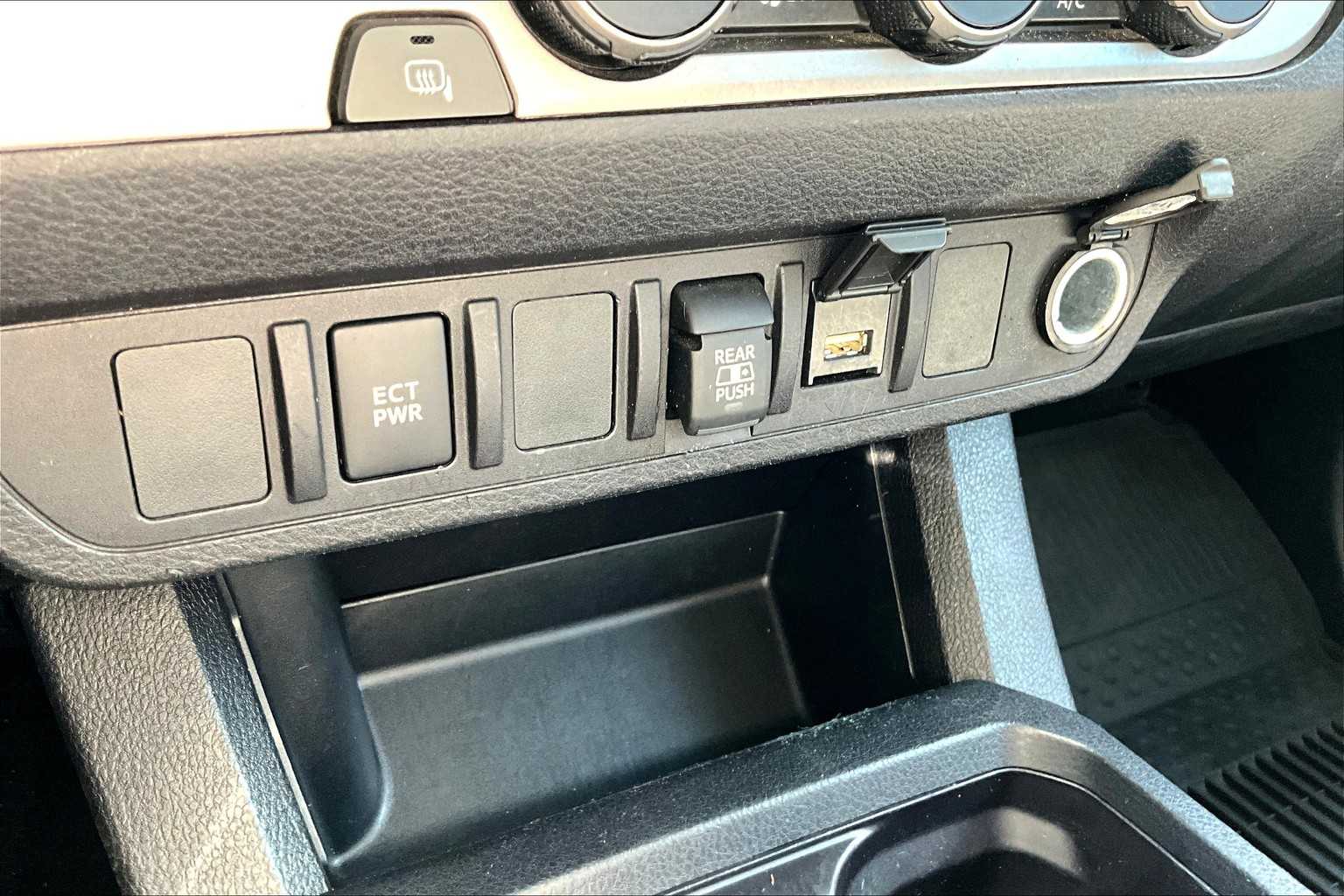 2023 Toyota Tacoma SR5 photo 32