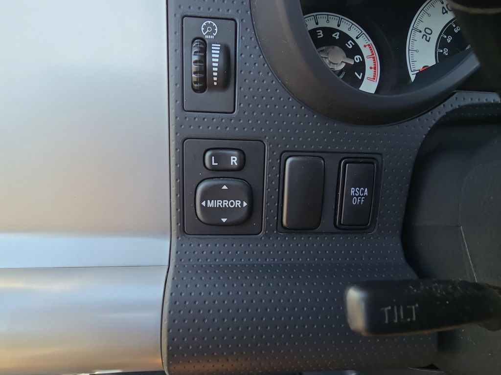 2013 Toyota FJ Cruiser Base photo 23