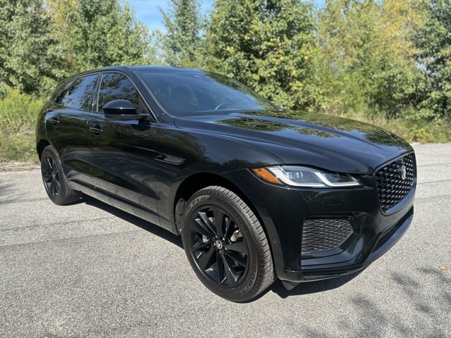 2025 Jaguar F-PACE P250 photo 3