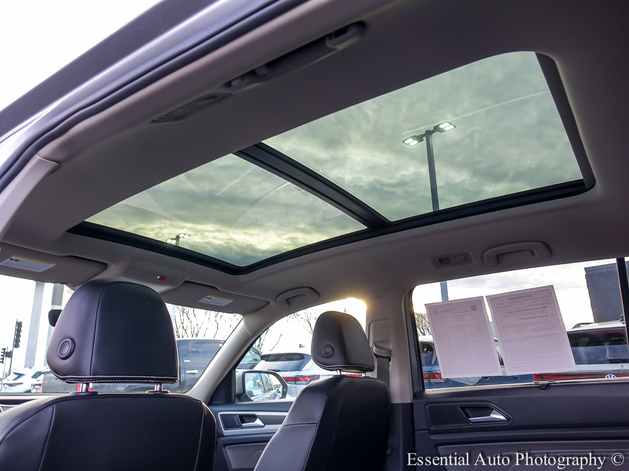 2022 VOLKSWAGEN ATLAS - Image 11