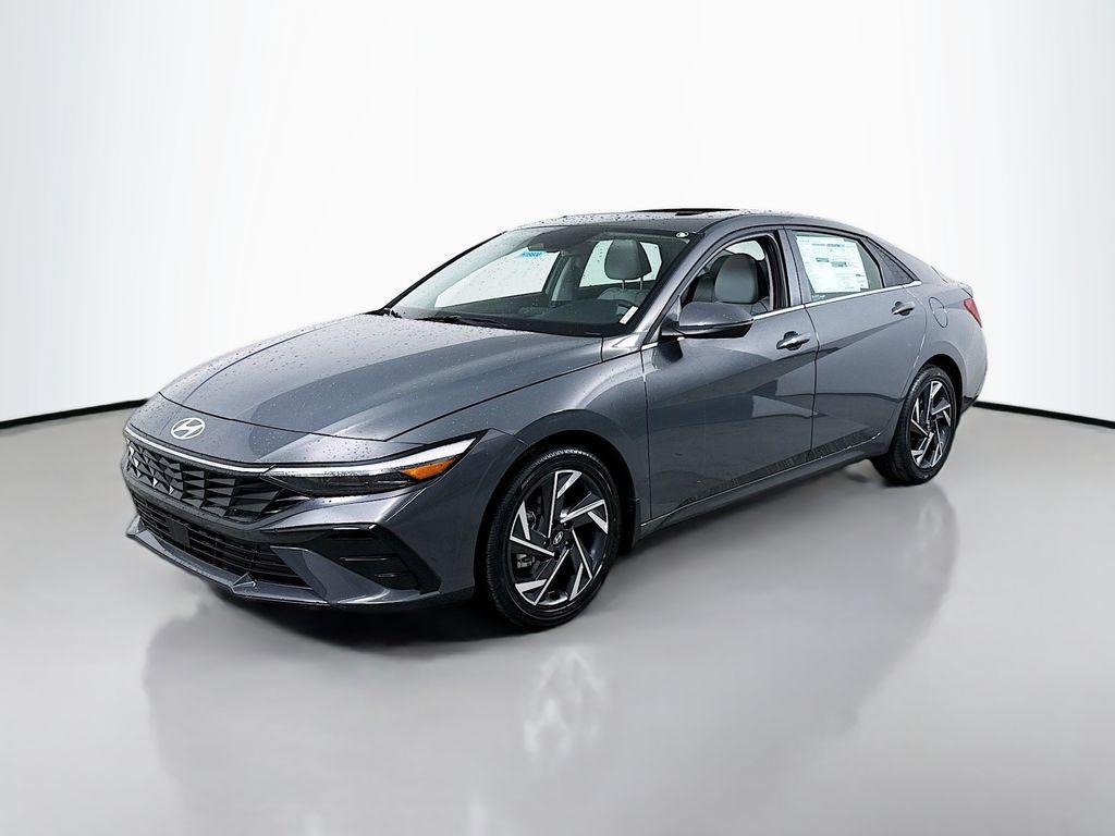 2025 Hyundai Elantra Limited photo 3