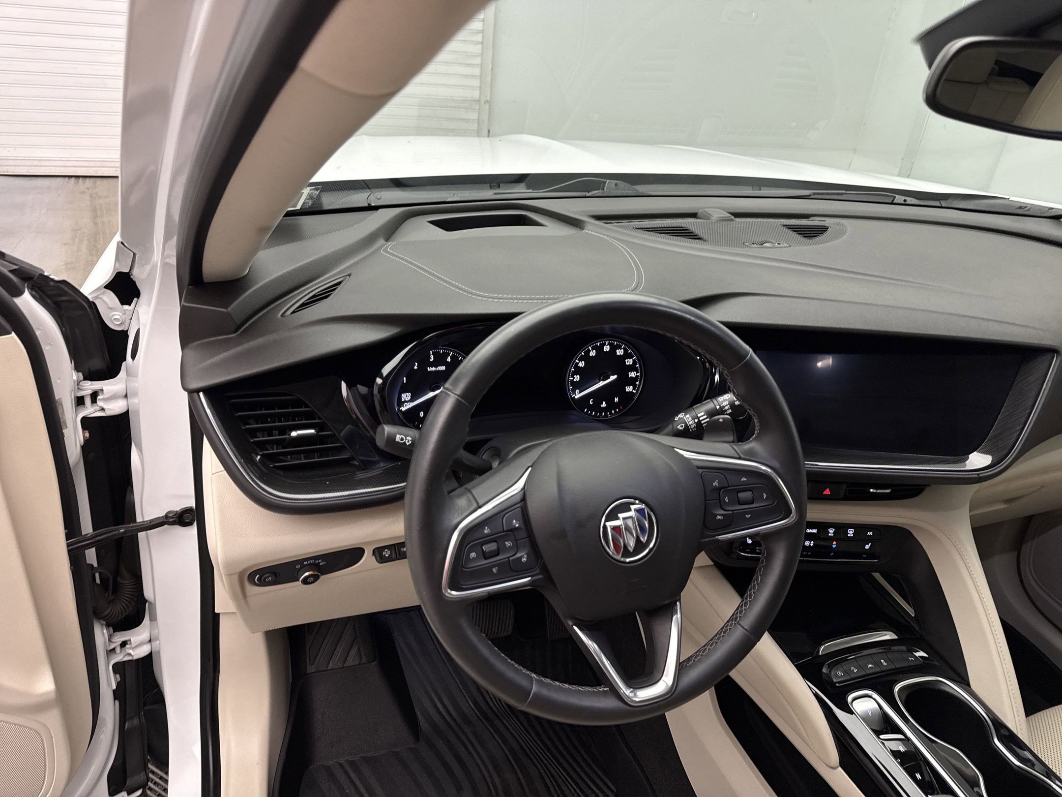 2022 Buick Envision Essence photo 28