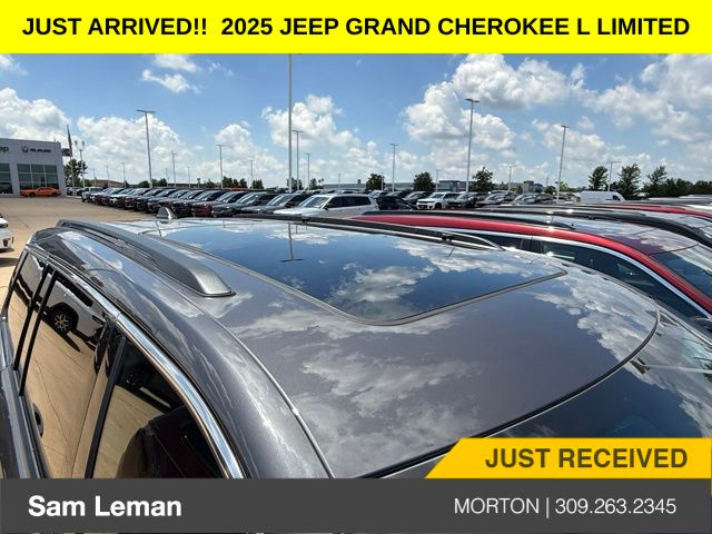 2025 Jeep Grand Cherokee Limited photo 4