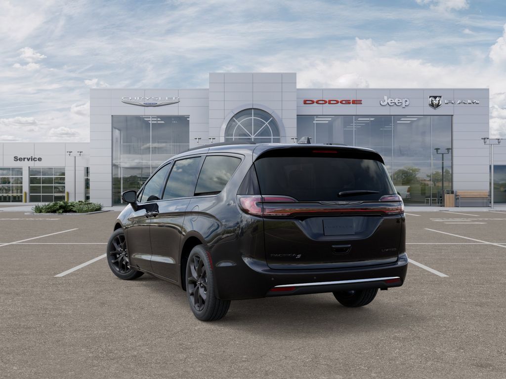 2026 Chrysler Pacifica Limited photo 3