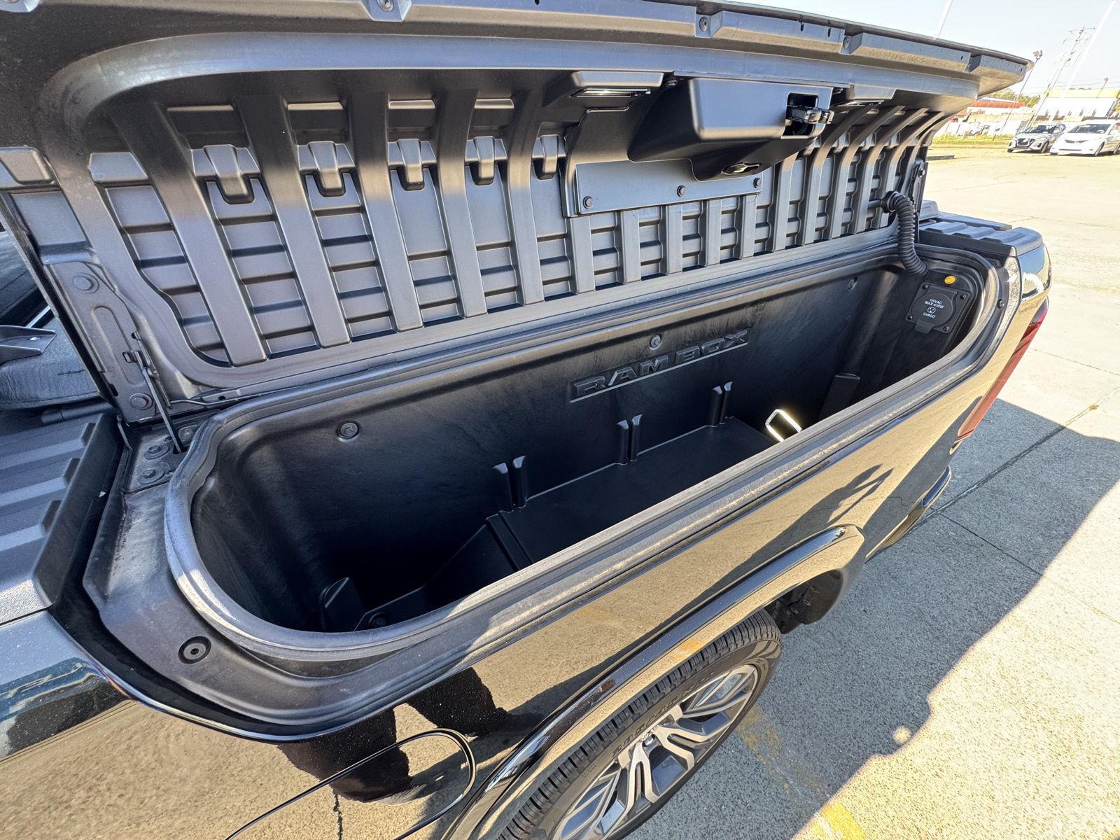 2025 Ram 1500 photo 34