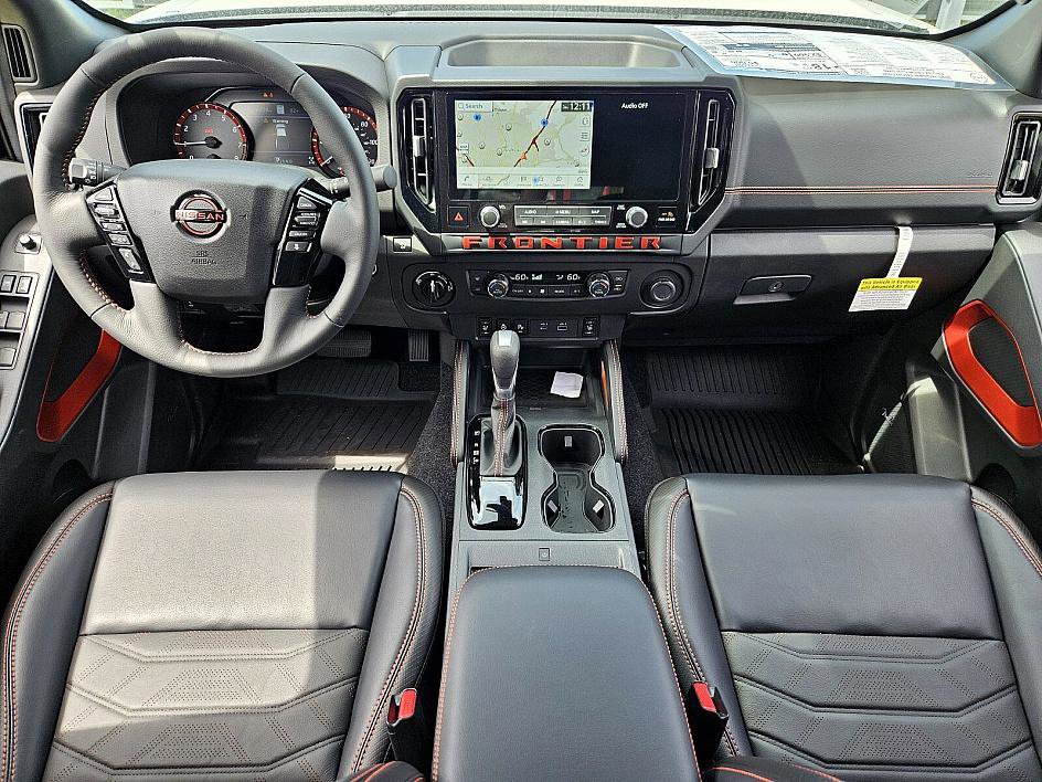 2025 Nissan Frontier Crew Cab PRO-4X photo 10