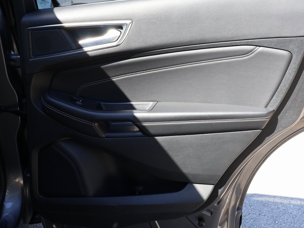 2024 Ford Edge Titanium photo 11