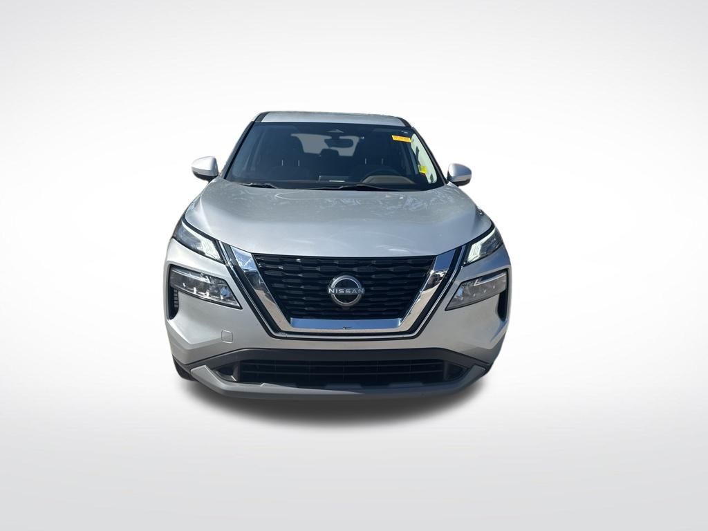2023 Nissan Rogue SV photo 2