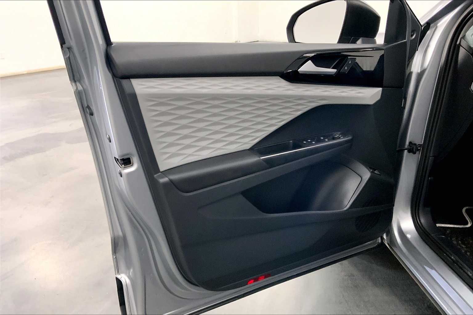 2023 Volkswagen Taos S photo 15