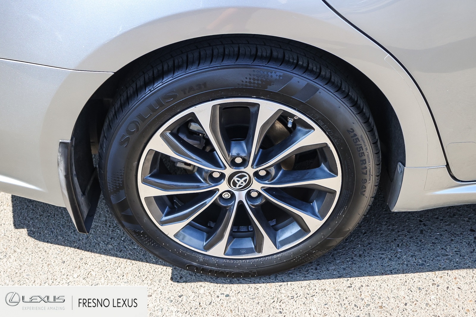 2017 Toyota Avalon XLE Plus photo 7