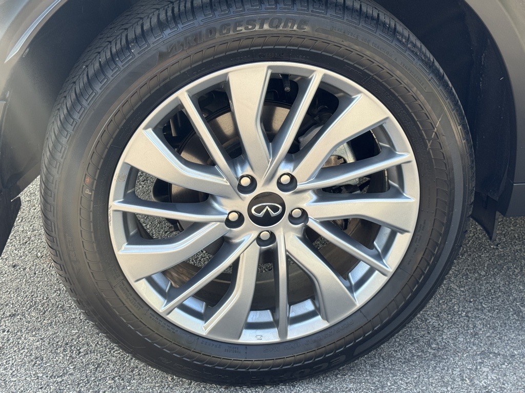 2024 Infiniti QX50 Luxe photo 3