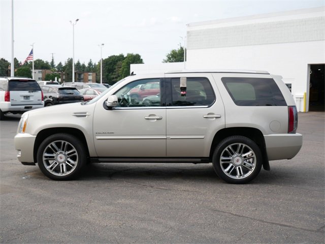 Used 2013 Cadillac Escalade Premium with VIN 1GYS4CEF8DR135749 for sale in Saint Paul, Minnesota